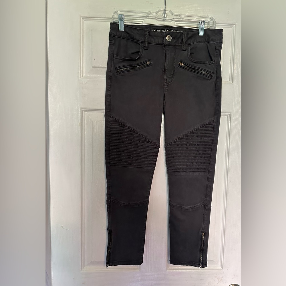 American Eagle grey jeggings women’s size 6 AEO Sateen inseam 24”